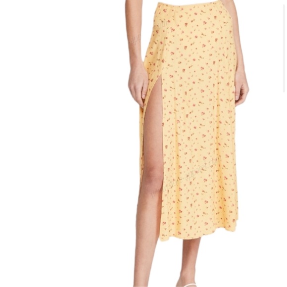 COPY - Nwt Reformation Zoe Skirt On Gwen Sz 12 - Picture 1 of 4